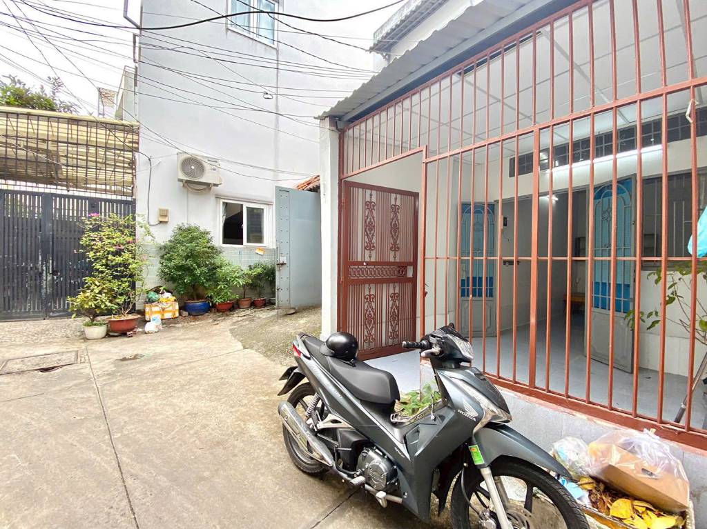 Chủ bán căn nhà c4 gần khu dân cư Phong Phú , QL50 , Q8 để chạy vốn làm ăn