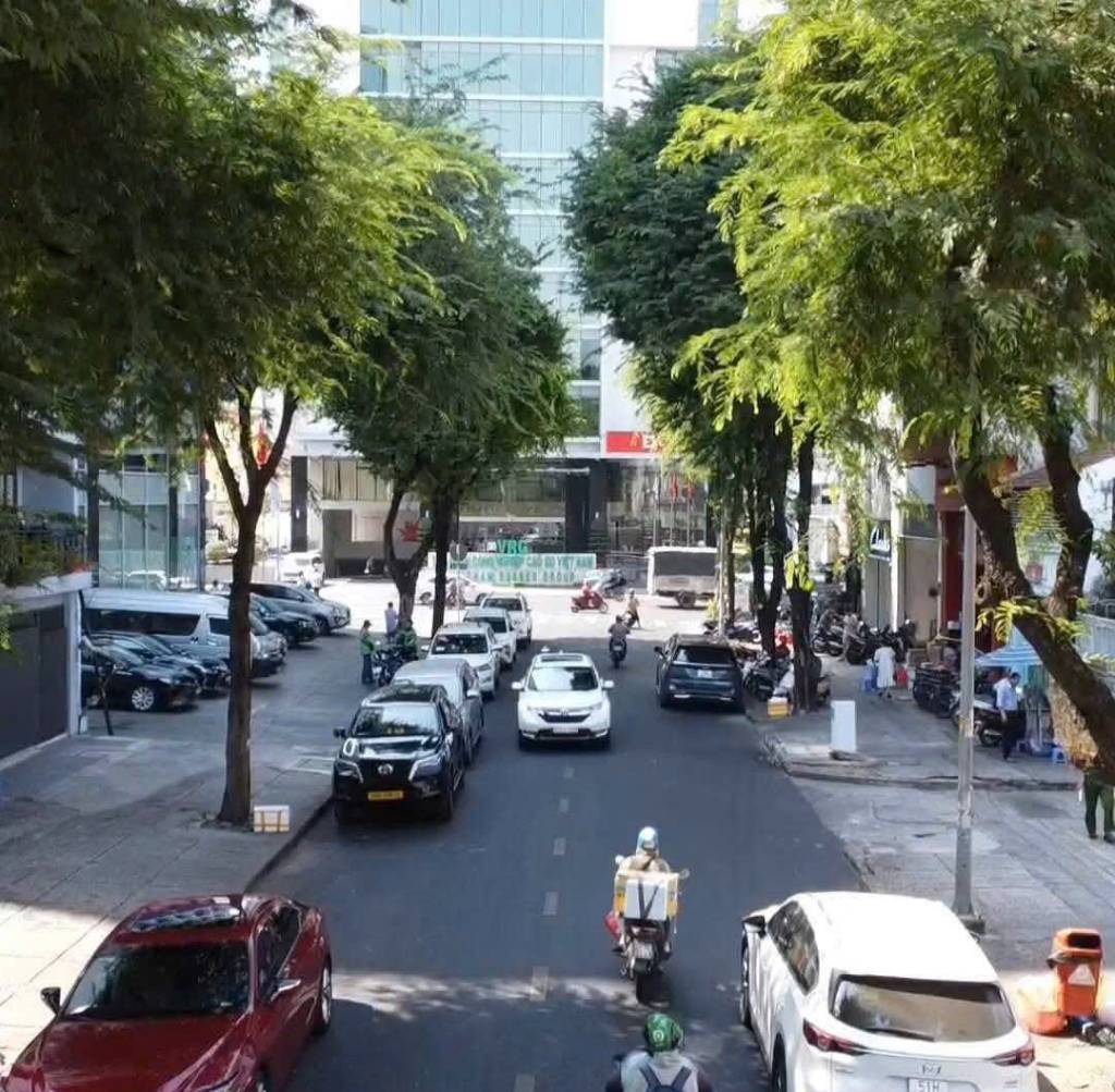 Bán đất mặt tiền Nguyễn Văn Thủ, Đa Kao, Quận 1, DT 31x44m CTXD 3 hầm, 15 tầng, giá 1300 tỷ