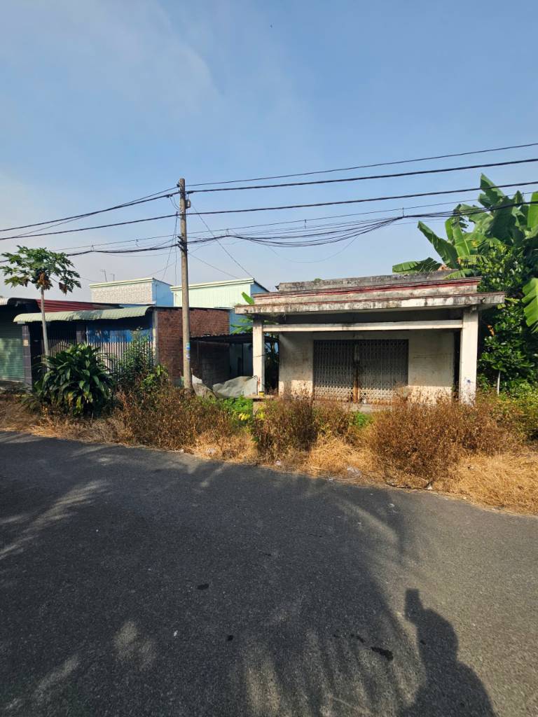 Bán nhà mặt tiền đường số 5, Tân Thông Hội, 210m2, có thổ cư, sổ hồng riêng, giá 760 triệu