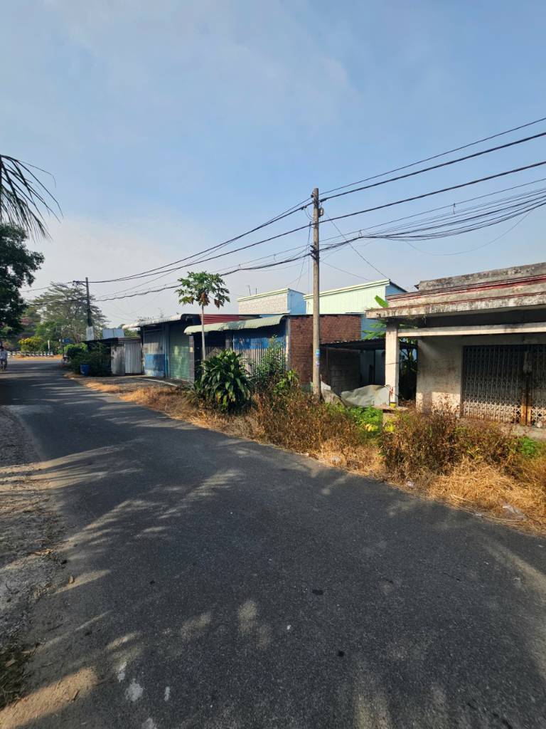 Bán nhà mặt tiền đường số 5, Tân Thông Hội, 210m2, có thổ cư, sổ hồng riêng, giá 760 triệu