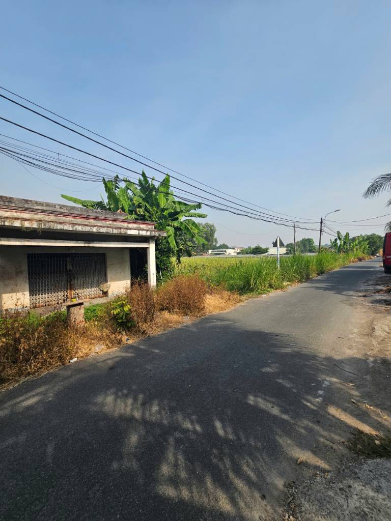 Bán nhà mặt tiền đường số 5, Tân Thông Hội, 210m2, có thổ cư, sổ hồng riêng, giá 760 triệu