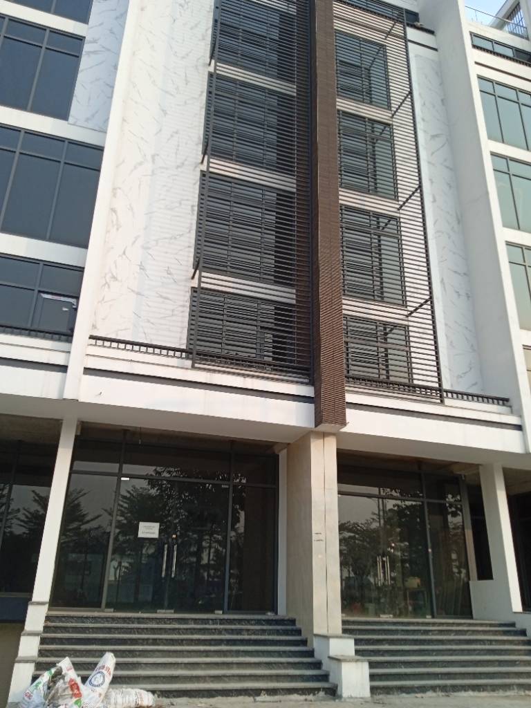 Cho thuê Nhà mặt phố 425m2 Chùa Láng, Đống Đa, Hà Nội - Giá 30 triệu VND