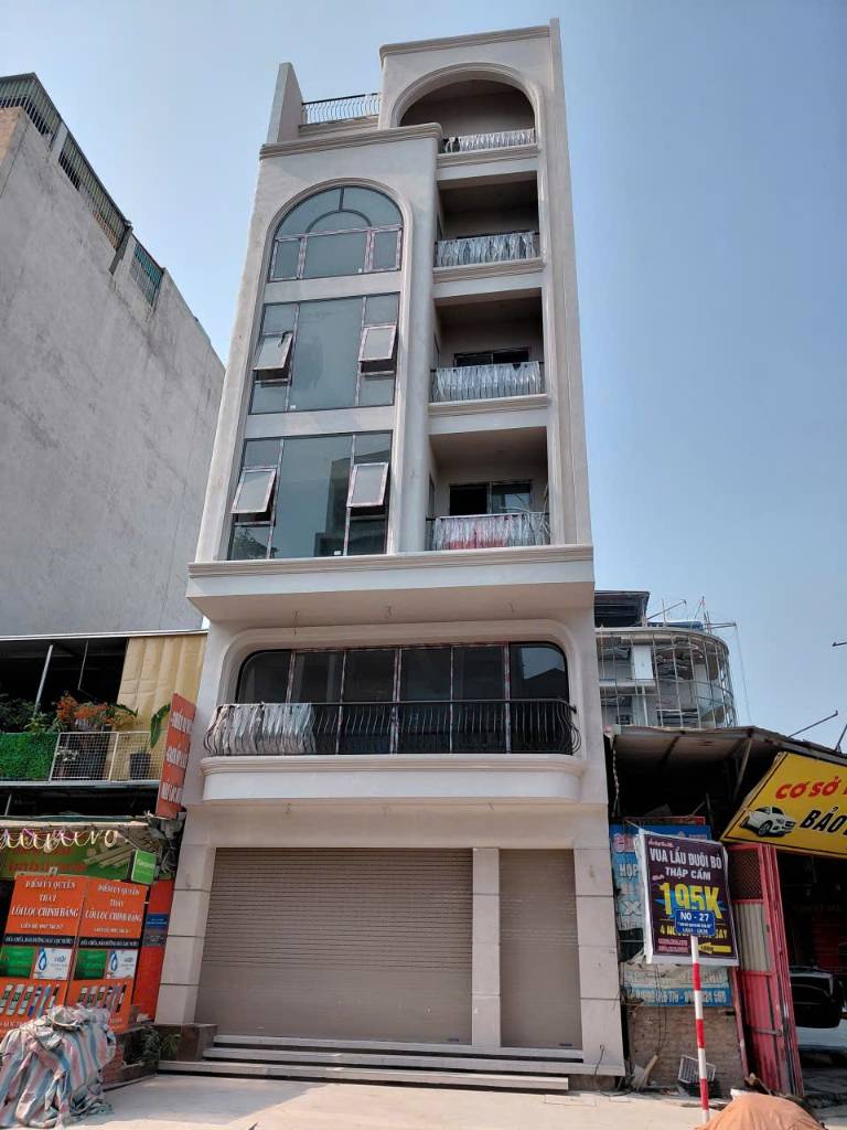 Cho thuê nhà mặt phố chùa láng với 260m2, mặt tiền 4m2 phường Láng Thượng, Đống Đa