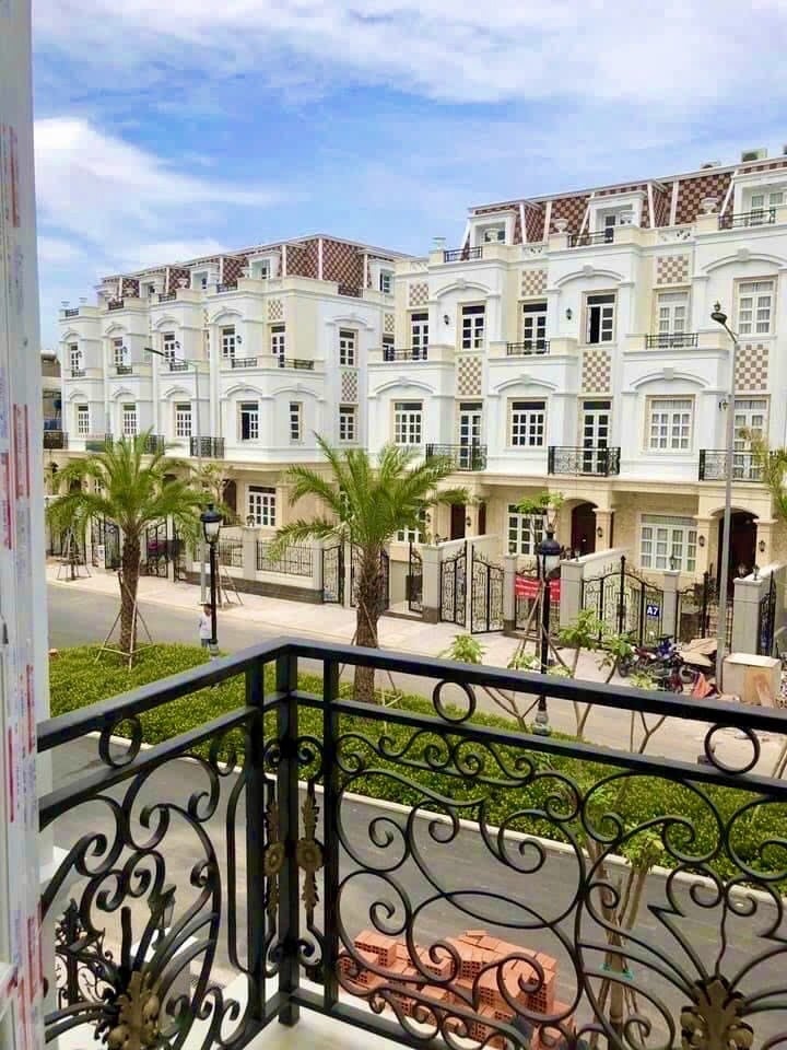 Nhà bán Đường 22 Khu Bên Sông Hiệp Bình Chánh Thủ Đức 5Tầng, 4pn DT: 5 x22 Chỉ 15tỷ5