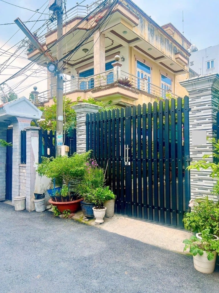 Bán nhà đường số 9, Hiệp Bình Phước, Thủ Đức, sát Vạn Phúc City, dt 178m2, giá 12,4 tỷ