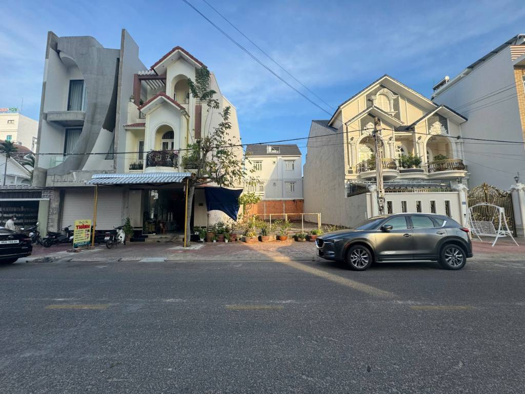 Bán đất mặt tiền đường Nguyên Hồng trung tâm Phan Thiết