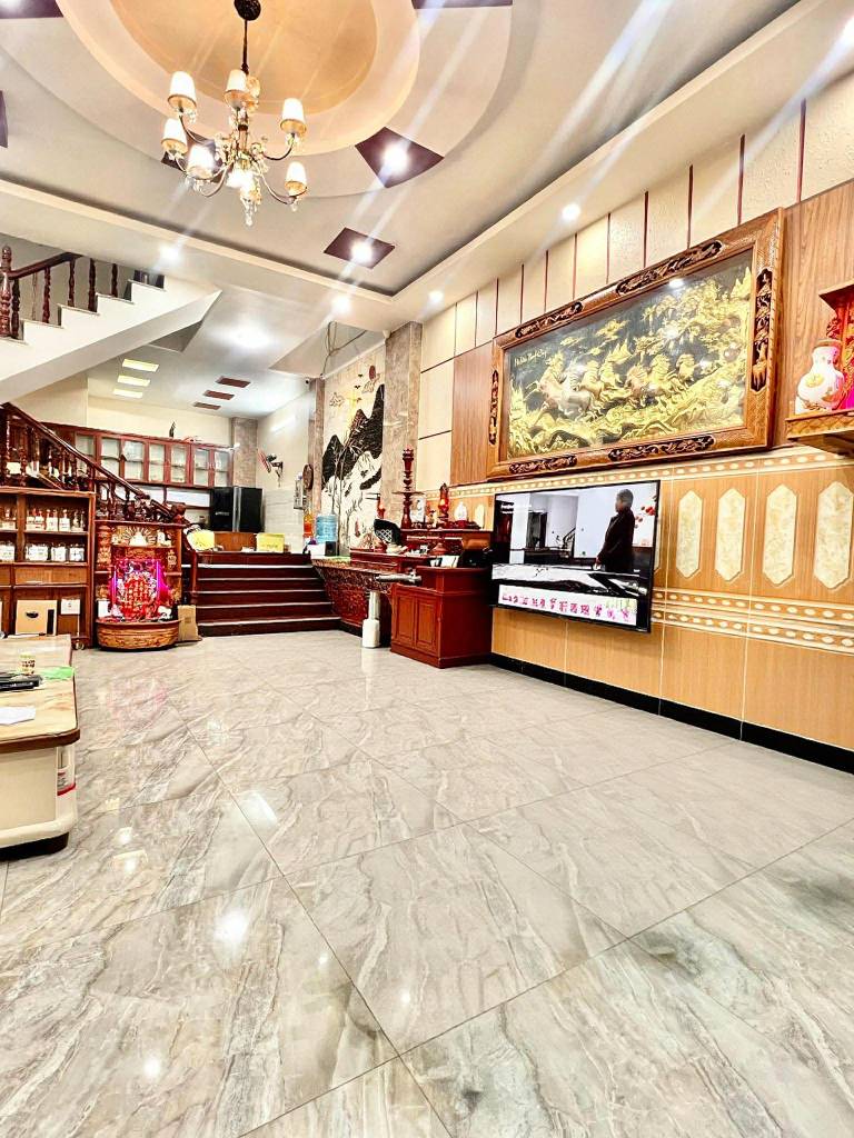 Bán nhà Nguyễn Tư Giản, gần Emart, đường 9m có lề, 3 tầng, ngang 5m vuông đét, nhỉnh nhẹ 9 tỷ