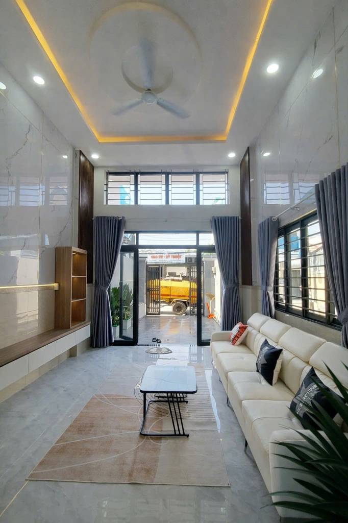 Nhà góc 2 mặt tiền đường TX22, Phường Thạnh Xuân, Q12, 110m2, đường 10m, 6.x Tỉ