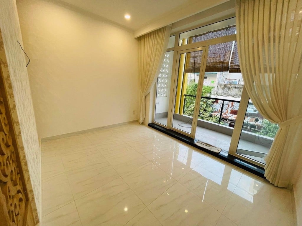 Bán Nhà Riêng HXH CMT8 Q3 - Xe Hơi Vào Nhà - Dt 4 x 16 - Chỉ 14 Tỷ