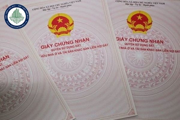 Hồ sơ đăng ký đất đai lần đầu đất có mặt nước chuyên dùng gồm những gì?