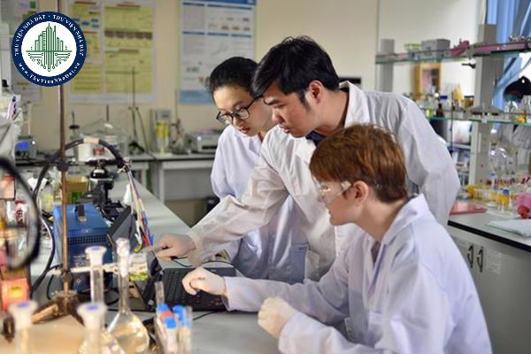 Ai có thẩm quyền phê duyệt phương án xử lý tài sản là kết quả của nhiệm vụ khoa học và công nghệ được ngân sách cấp?