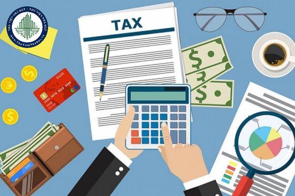 Các khoản lợi ích nào bằng tiền hoặc không bằng tiền ngoài tiền lương, tiền công mà cá nhân phải chịu thuế thu nhập cá nhân?