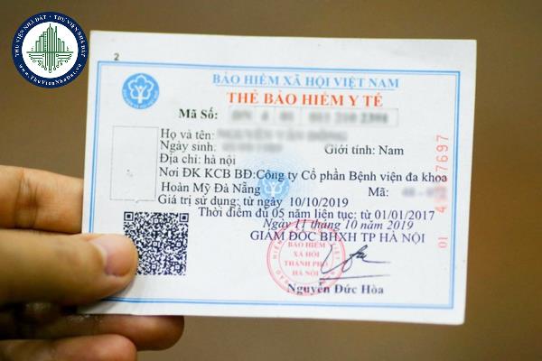 Cấp và thu hồi thẻ bảo hiểm y tế đối với người lao động đang hưởng trợ cấp thất nghiệp được quy định như thế nào?