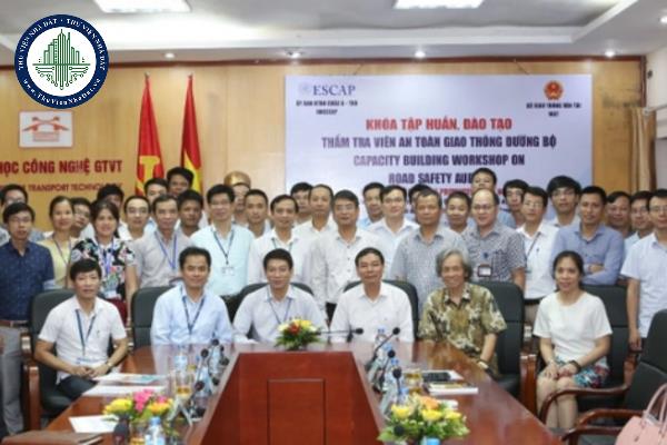 Điều kiện của cơ sở kinh doanh đào tạo thẩm tra viên an toàn giao thông đường bộ được quy định như thế nào?