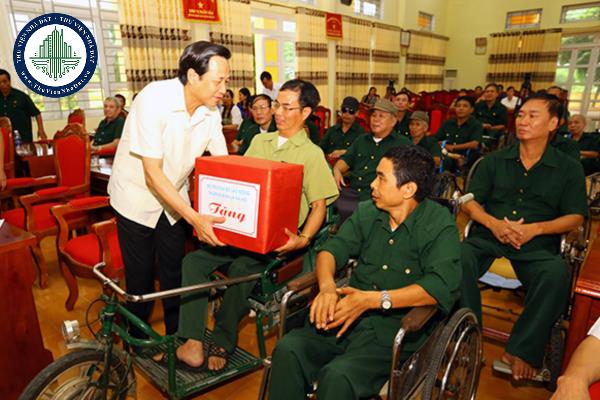 Điều kiện di chuyển hồ sơ thông tin cá nhân của người có công với cách mạng tới địa phương khác được quy định như thế nào?