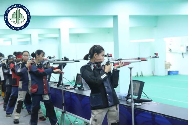 Đối tượng nào trong Công an nhân dân được trang bị vũ khí thể thao?