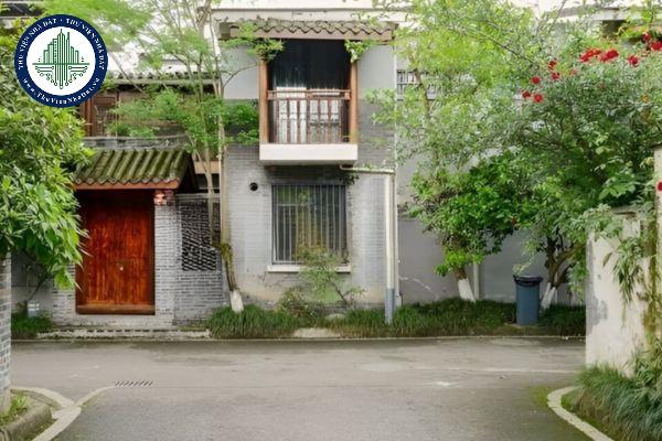 Đường đâm thẳng vào cổng nhà có ảnh hưởng gì không? Cách hóa giải theo phong thủy