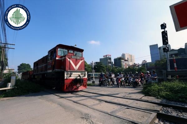 thuviennhadat.Hành lang an toàn giao thông đường sắt trong trường hợp đường sắt và đường bộ giao nhau khác mức được quy định ra sao?