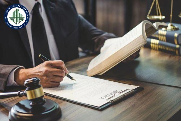 Là thẩm phán phải ứng xử như thế nào tại nơi cư trú?