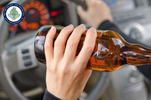 Lái xe ô tô mà hơi thở có nồng độ cồn 0,5 miligam/1 lít khí thở thì bị phạt như thế nào?