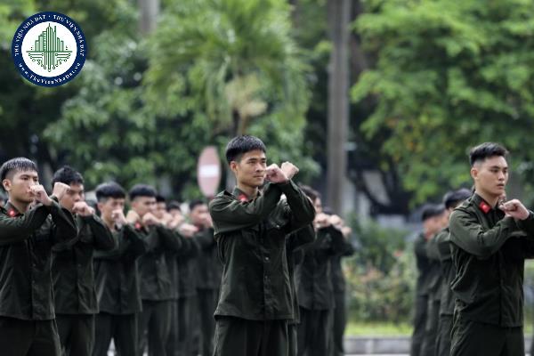 Mẹ vợ của sĩ quan nằm viện được hưởng chế độ gì?