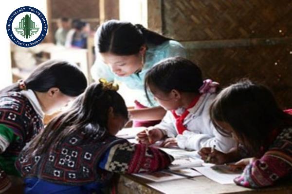 thuviennhadat.Mức phụ cấp ưu đãi đối với nhà giáo, cán bộ quản lý giáo dục công tác tại vùng có điều KT - XH đặc biệt khó khăn được quy định ra sao?