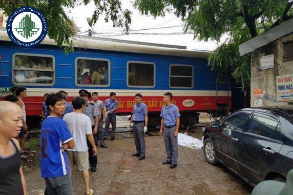 Nếu có người chết trên tàu do tai nạn giao thông đường sắt thì phải làm gì?
