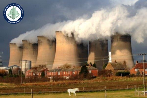 Nhiệm vụ của trưởng ca trung tâm điều khiển cụm nhà máy điện có nhà máy điện khởi động đen được quy định như thế nào?