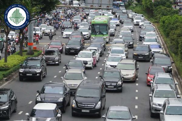 Nhiệm vụ, quyền hạn của UBND quận, huyện trong lĩnh vực xây dựng, giao thông vận tải được quy định như thế nào?