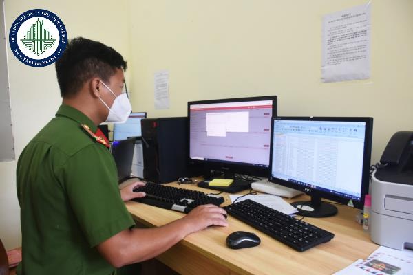 Những hành vi bị nghiêm cấm khi khai thác, sử dụng và quản lý Cơ sở dữ liệu công chứng điện tử tại thành phố Hồ Chí Minh được quy định như thế nào?