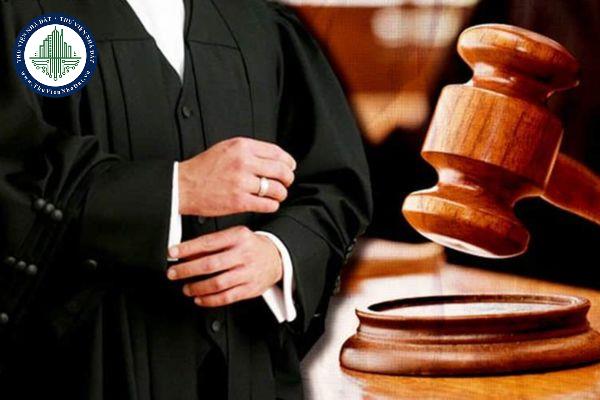 Những việc nào Thẩm phán phải làm khi ứng xử tại cơ quan?