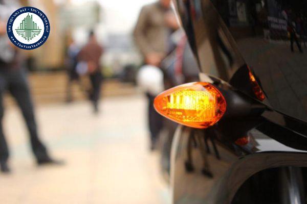 Sang đường không bật xi nhan phạt bao nhiêu?