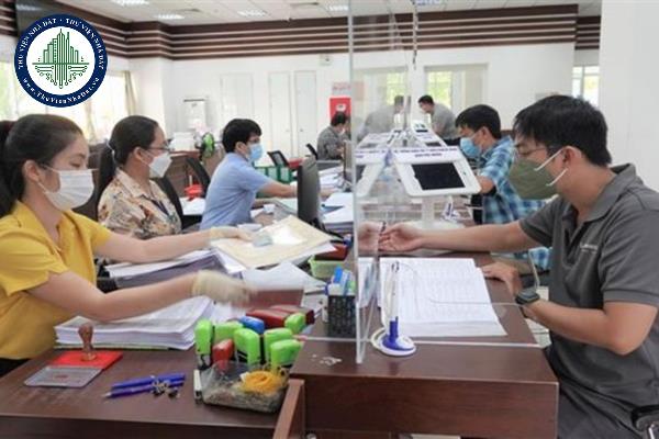 Số lượng cán bộ, công chức cấp xã được bố trí theo phân loại đơn vị hành chính xã, phường, thị trấn được quy định ra sao?