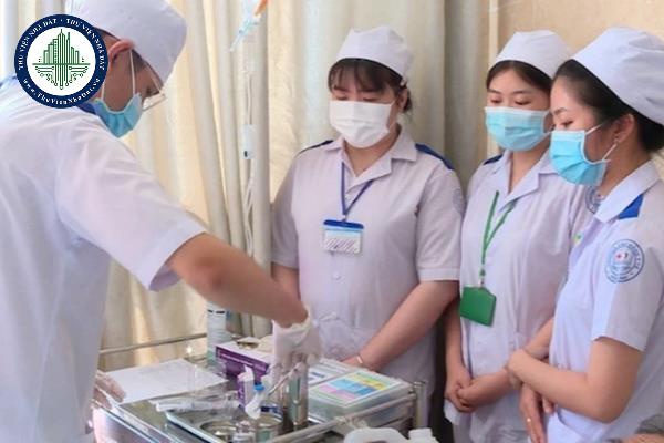 Thăng hạng từ dược sĩ hạng IV lên hạng III phải thi tuyển hay xét tuyển?