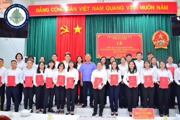 Thời gian thi tuyển dụng công chức trong ngành Kiểm sát nhân dân được quy định như thế nào?