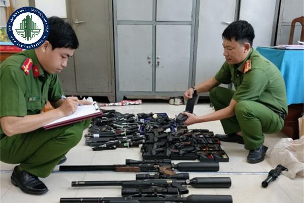 thuviennhadat.Thời hạn của giấy chứng nhận sử dụng vũ khí, vật liệu nổ quân dụng, công cụ hỗ trợ được quy định ra sao?