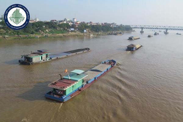 Thời hạn gửi báo cáo tình hình quản lý, sử dụng hạ tầng giao thông đường thủy nội địa được quy định thế nào?