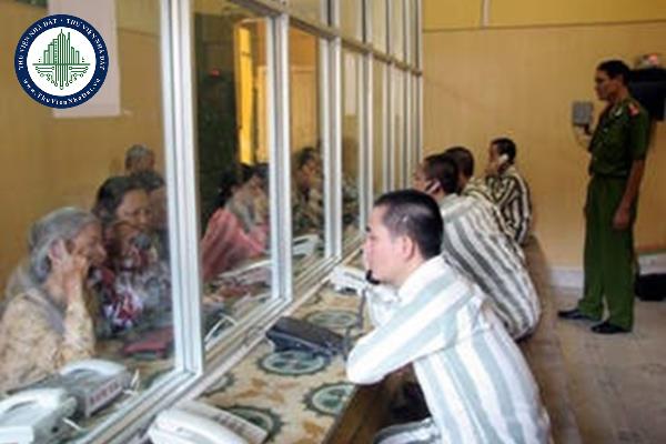 Thuốc chữa bệnh, thuốc bổ của thân nhân gửi cho người bị tạm giữ, tạm giam phải đảm bảo yêu cầu gì?