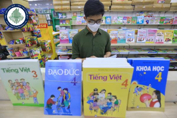 Tiêu chí để xác định hàng hóa chuyên dùng phục vụ trực tiếp cho giáo dục được quy định như thế nào?