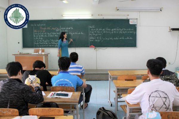 Tiêu chuẩn, trình độ chuẩn được đào tạo của giáo viên Trung tâm giáo dục thường xuyên được quy định như thế nào?