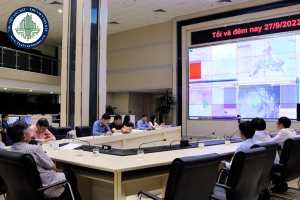 Tổ chức, cá nhân giao nộp thông tin, dữ liệu khí tượng thủy văn có trách nhiệm và quyền hạn gì?