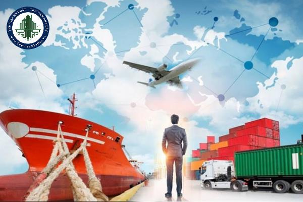 Trách nhiệm của Chi cục Hải quan cửa khẩu xuất đối với hàng hóa trung chuyển tại cảng biển được quy định như thế nào?