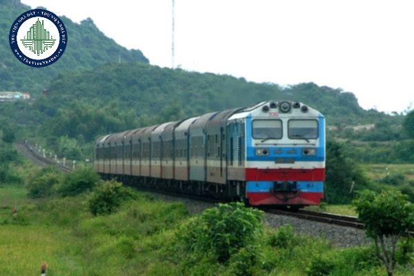 Trách nhiệm của Ủy ban nhân dân cấp xã trong việc quản lý, bảo vệ kết cấu hạ tầng đường sắt là gì?