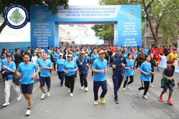 Trách nhiệm tổng hợp, đánh giá, báo cáo đối với phong trào thể dục, thể thao quần chúng được quy định như thế nào?