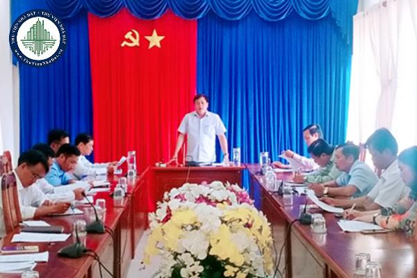 Trong hoạt động giám sát, Hội đồng nhân dân xã, thị trấn quyết định những vấn đề gì?