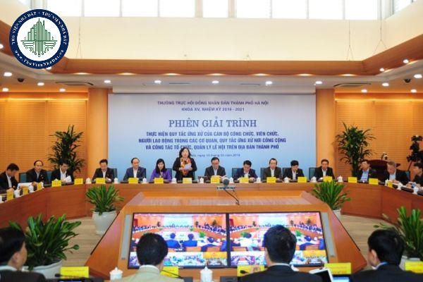 Ứng xử của thẩm phán với các cơ quan, tổ chức, cá nhân có quan hệ công tác và thông tấn, báo chí được quy định như thế nào?