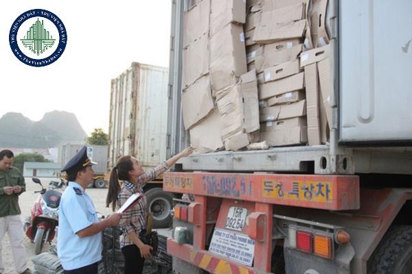 Việc kiểm tra, giám sát hàng hóa kinh doanh tạm nhập, tái xuất được thực hiện như thế nào?