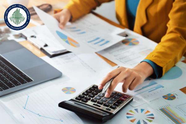 Xử phạt hành vi không làm thủ tục cấp lại Giấy chứng nhận đủ điều kiện kinh doanh dịch vụ kế toán trong các trường hợp phải cấp lại được quy định như thế nào?