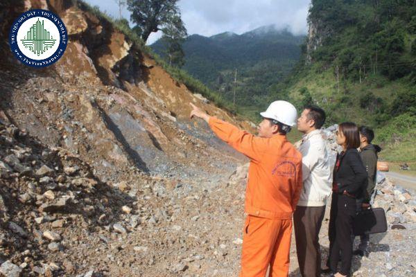 Yêu cầu kỹ thuật công tác trắc địa định vị dẫn tuyến bay đo từ và trọng lực thăm dò khoáng sản được quy định như thế nào?