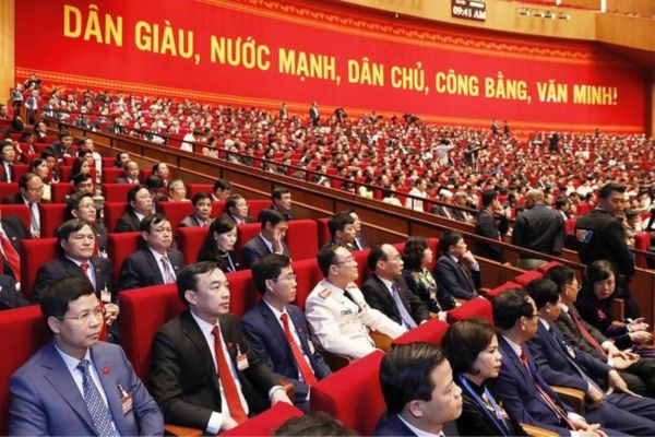 Đội ngũ trí thức có vai trò như thế nào trong liên minh giai cấp công nhân, giai cấp nông dân dưới sự lãnh đạo của Đảng theo Nghị quyết 45-NQ/TW?